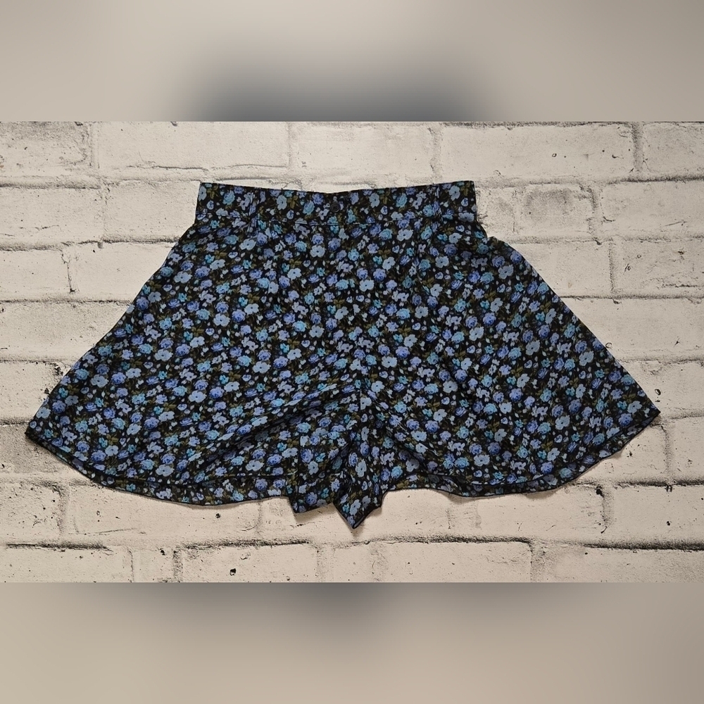 Urban Renewal Floral Flowy Shorts Black Blue Cottagecore Festival Small